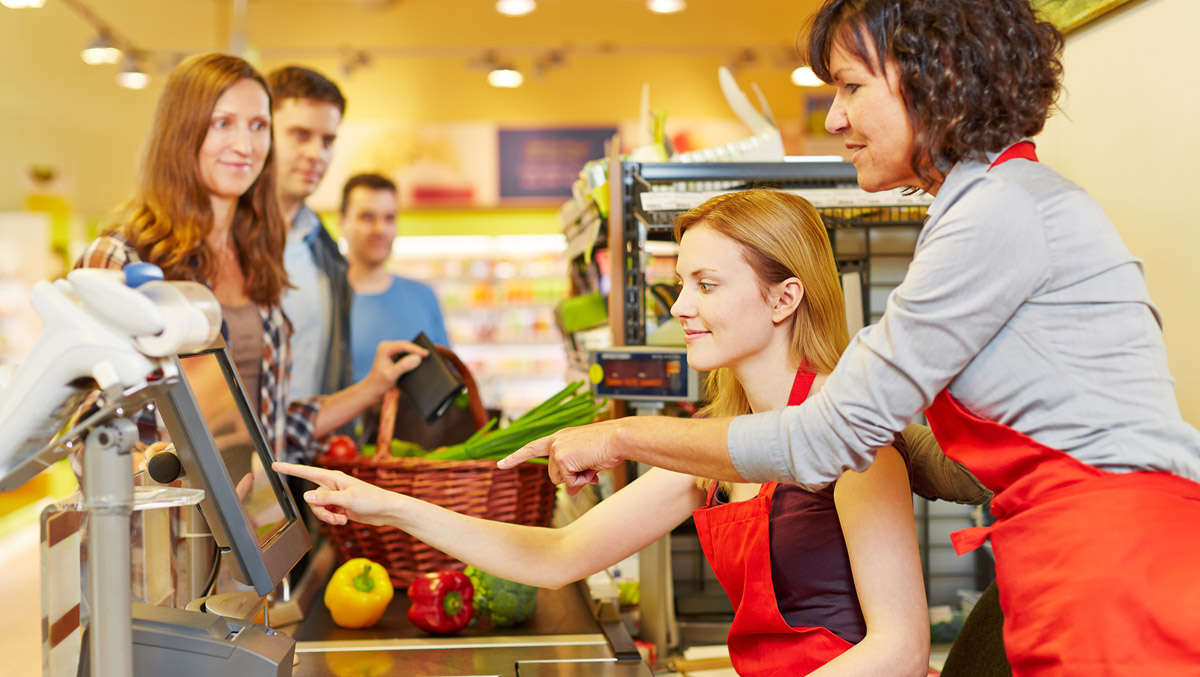 saleswoman-helping-you